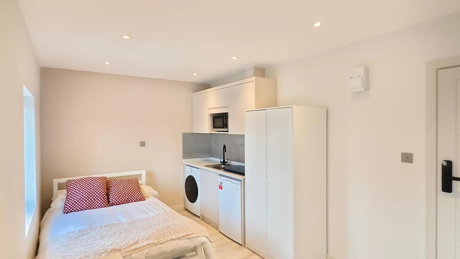 Morden Stratford Studio 2 Hotel London